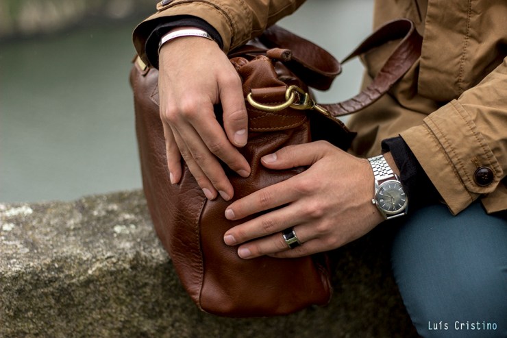 Bag: Billy Bag London | Ring: Calvin Klain | Bracelet: Massimo Dutti | Style: Luís de Oliveira | Photo: Luís Cristino