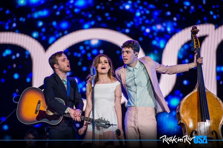 Charli XCX  leaded the audience through thunderous versions of smashes like “Break the Rules”, “Superlove”, and “Boom Clap”!  Credits | Rock in Rio USA